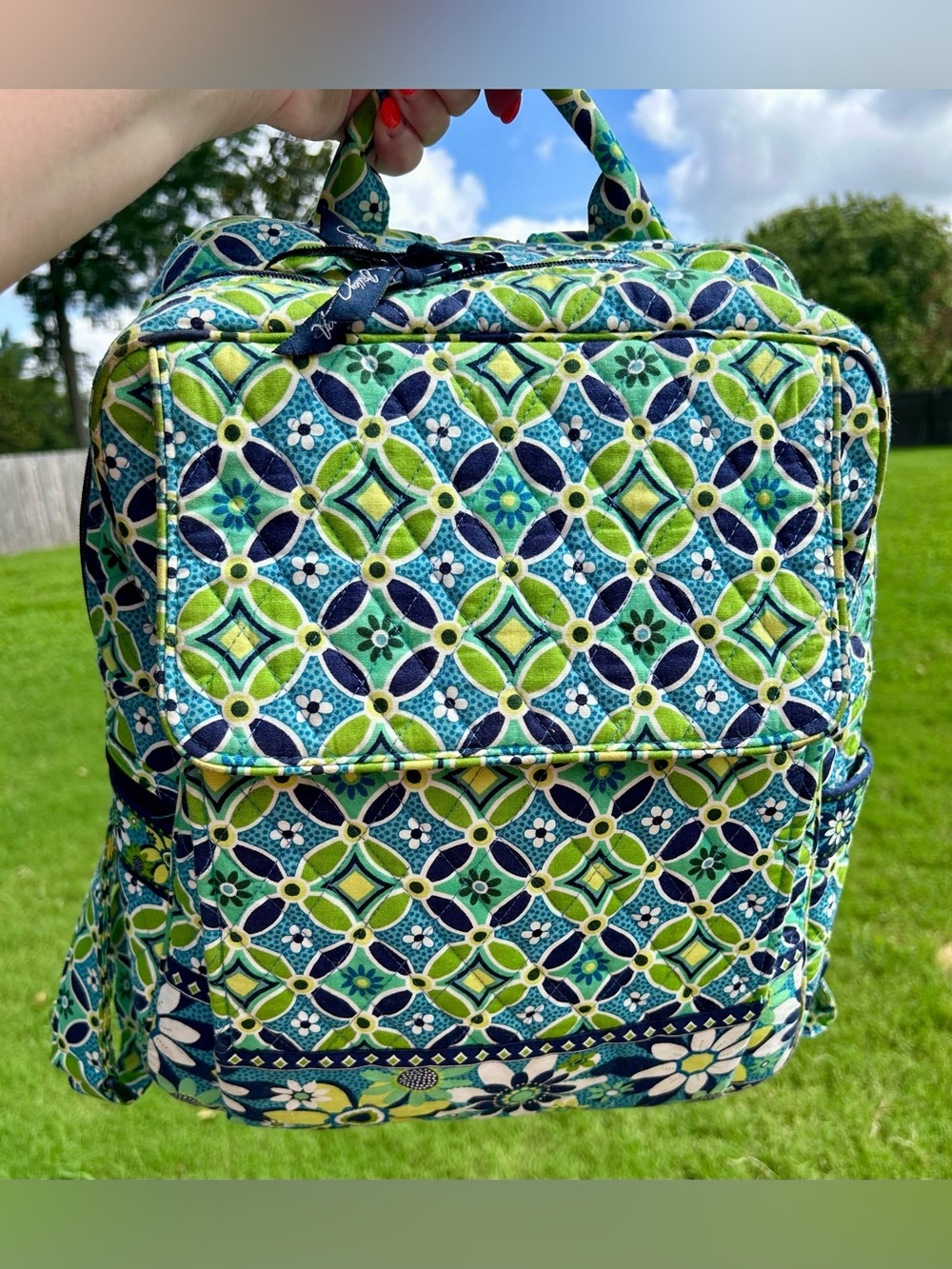 Vera Bradley Green & Blue “Daisy Daisy”Quilted Backpack Retired EUC